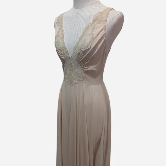 Vintage Olga Cream/Champagne Nightgown (fits a Small/Medium) ‼️Open to Offers - Picture 5 of 6